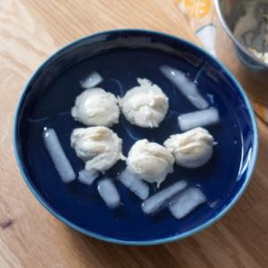 Mozzarella Herstellung Eiswasser