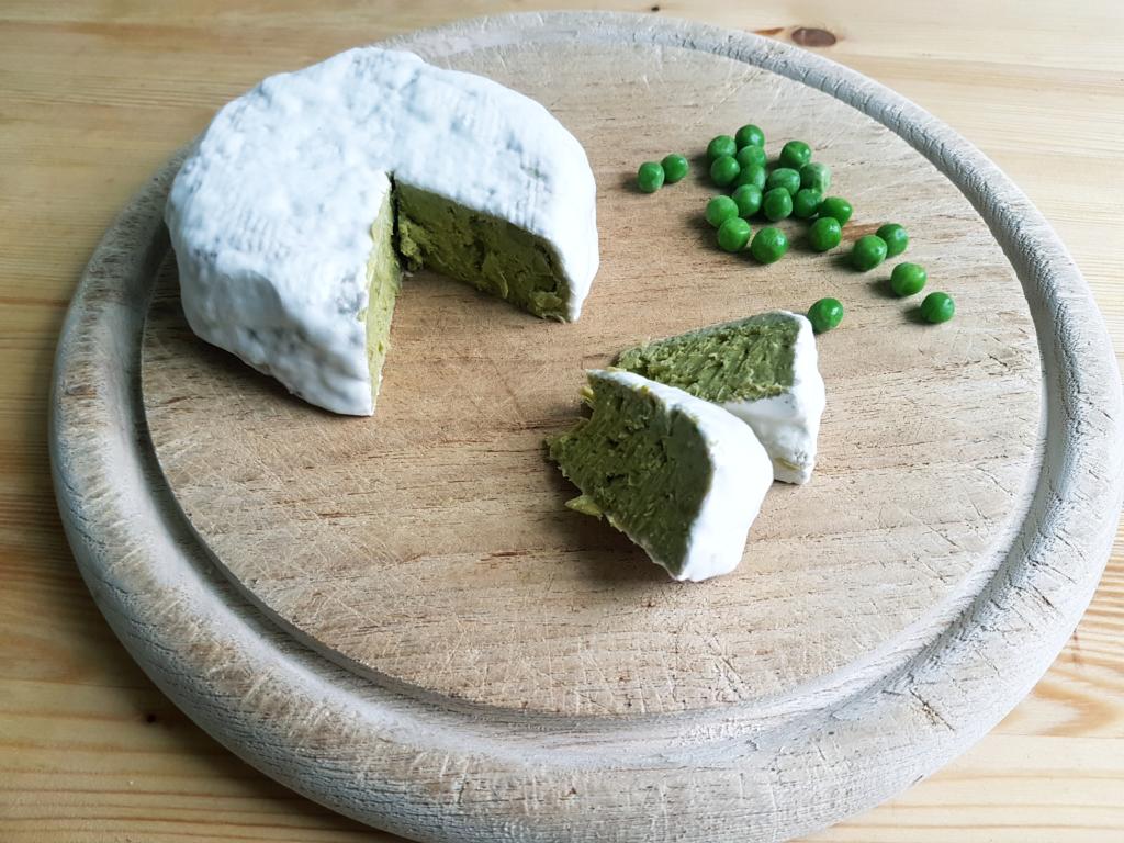 grüner Erbsen-Camembert, veganer Käse, Erbsen-Camembert, veganer Erbsen-Camembert, Keinkäse, fairment